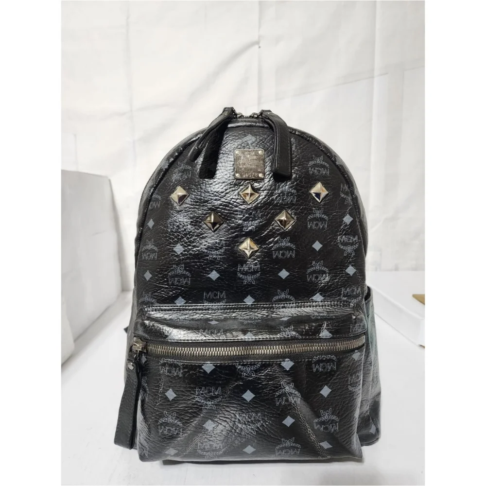 MCM Visetos Medium Sprinkle Stud Stark Backpack Black